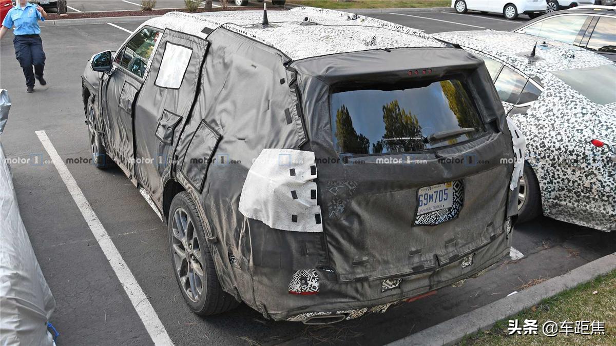 雪佛兰全新blazer加长版现身海外,2019款雪佛兰blazer5座