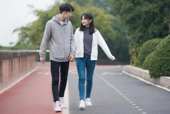 王诗玥柳鑫宇年龄相差几岁,情侣间年龄相差几岁最合适