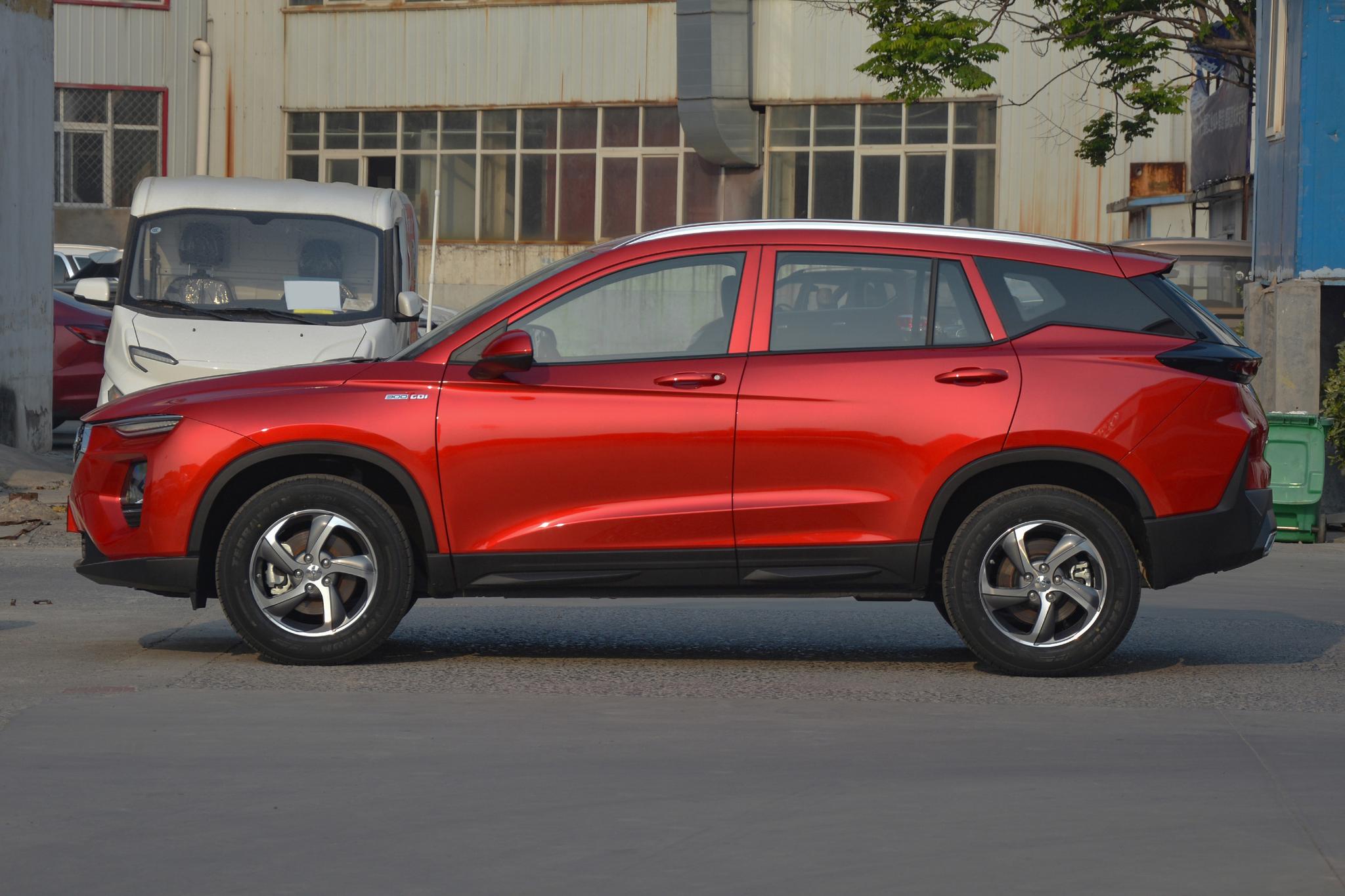 10万左右v六引擎爆发400匹马力的suv,这三款10万suv竟开出性能车的感觉