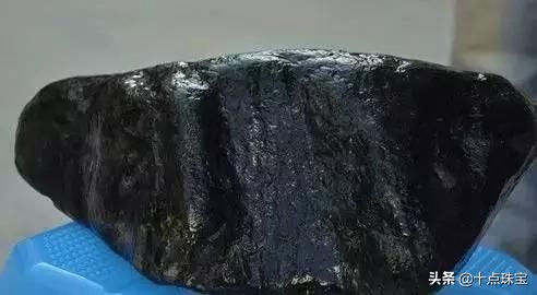 缅甸赌石翡翠原石场口,常见翡翠赌石与场口组图