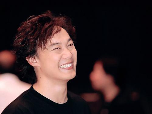 周杰伦和陈奕迅在港台哪个人气高,周杰伦香港演唱嘉宾陈奕迅