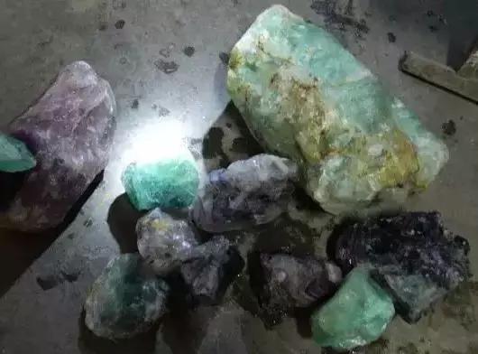 真玉石的简单鉴别,玉石真假查询