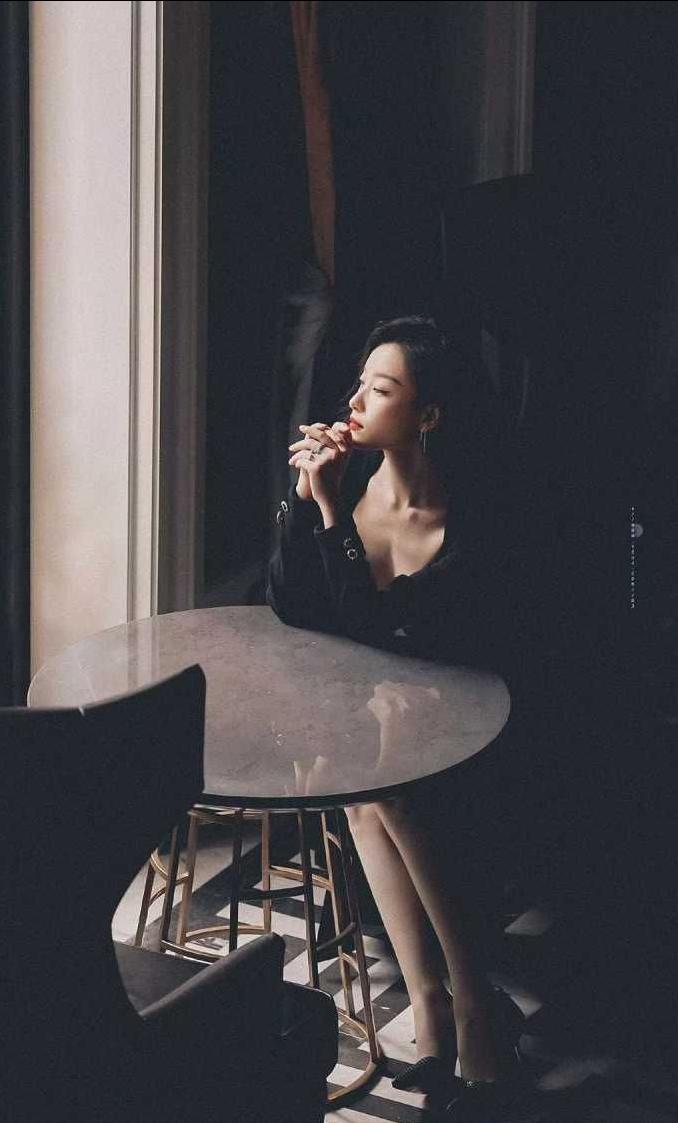 头顶很塌怎么一直蓬松,头顶尖头发塌怎么弄蓬松小妙招