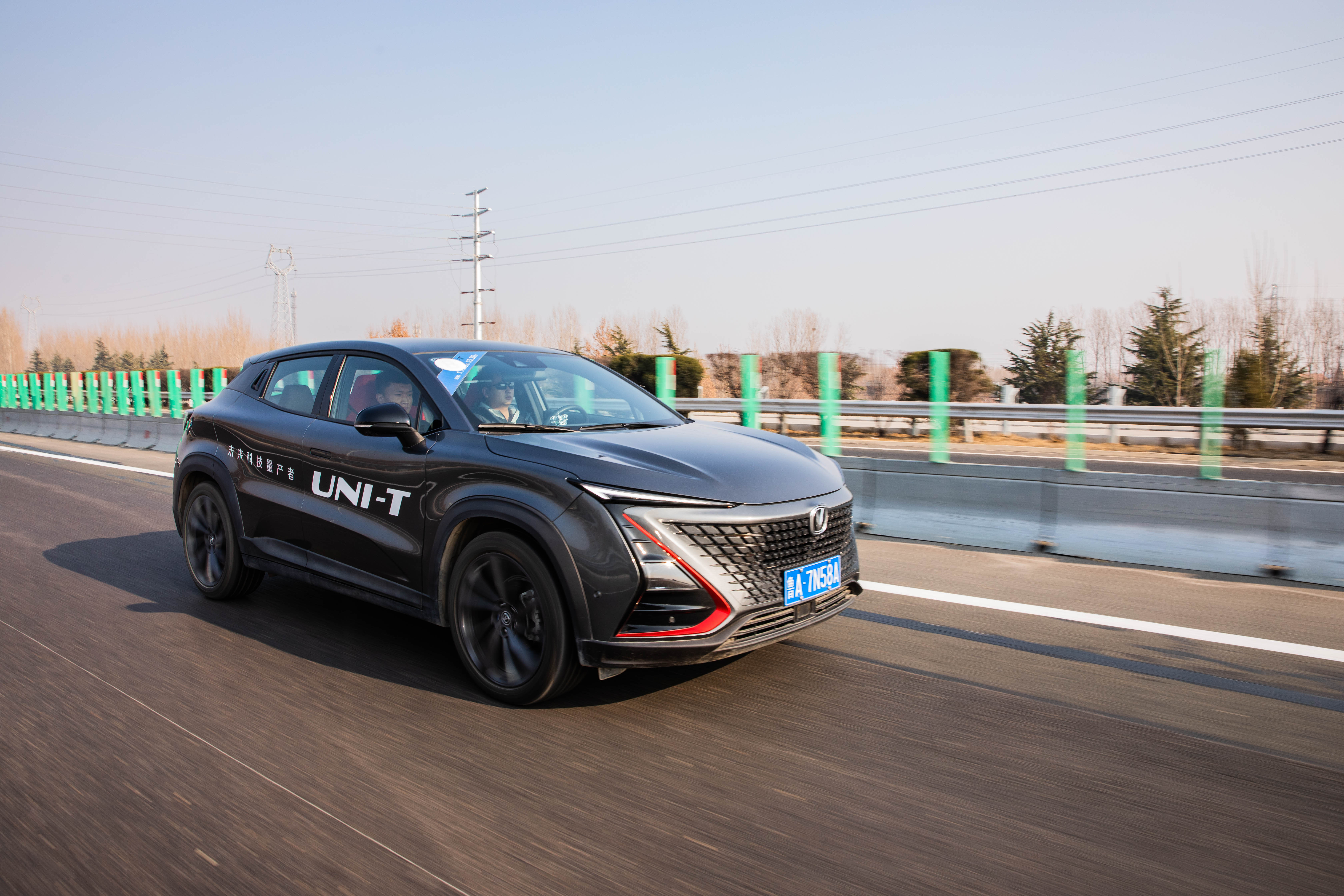 试驾长安uni-t2.0t视频,长安uni-t2020试驾视频