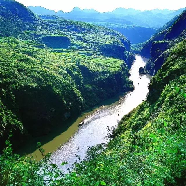 广东居然藏着一个神秘天坑,广东这座小镇藏着多少宝藏