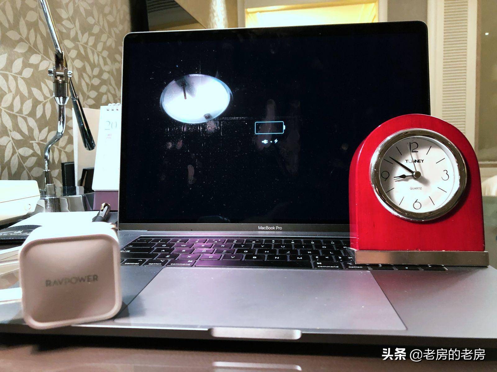 macbook支持pd快充,30w快充头可以给macbook充电吗