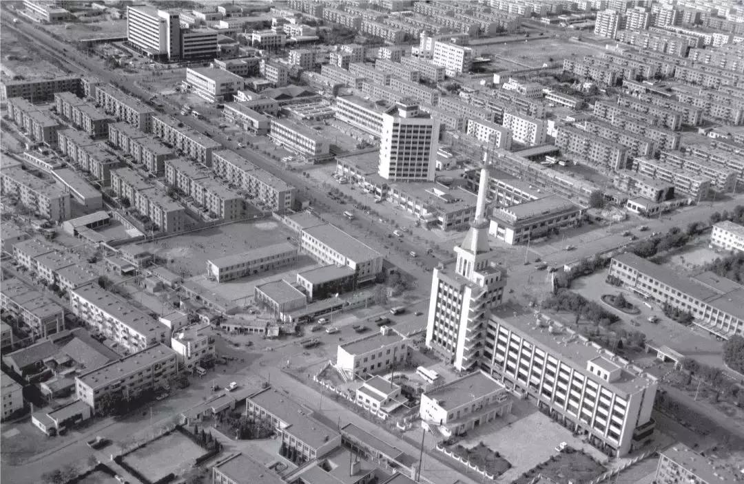 70张照片合集视频,70年衣食住行对比图