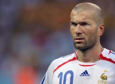 足坛最伟大的五位10号球星：梅西现役第一，马拉多纳历史第2