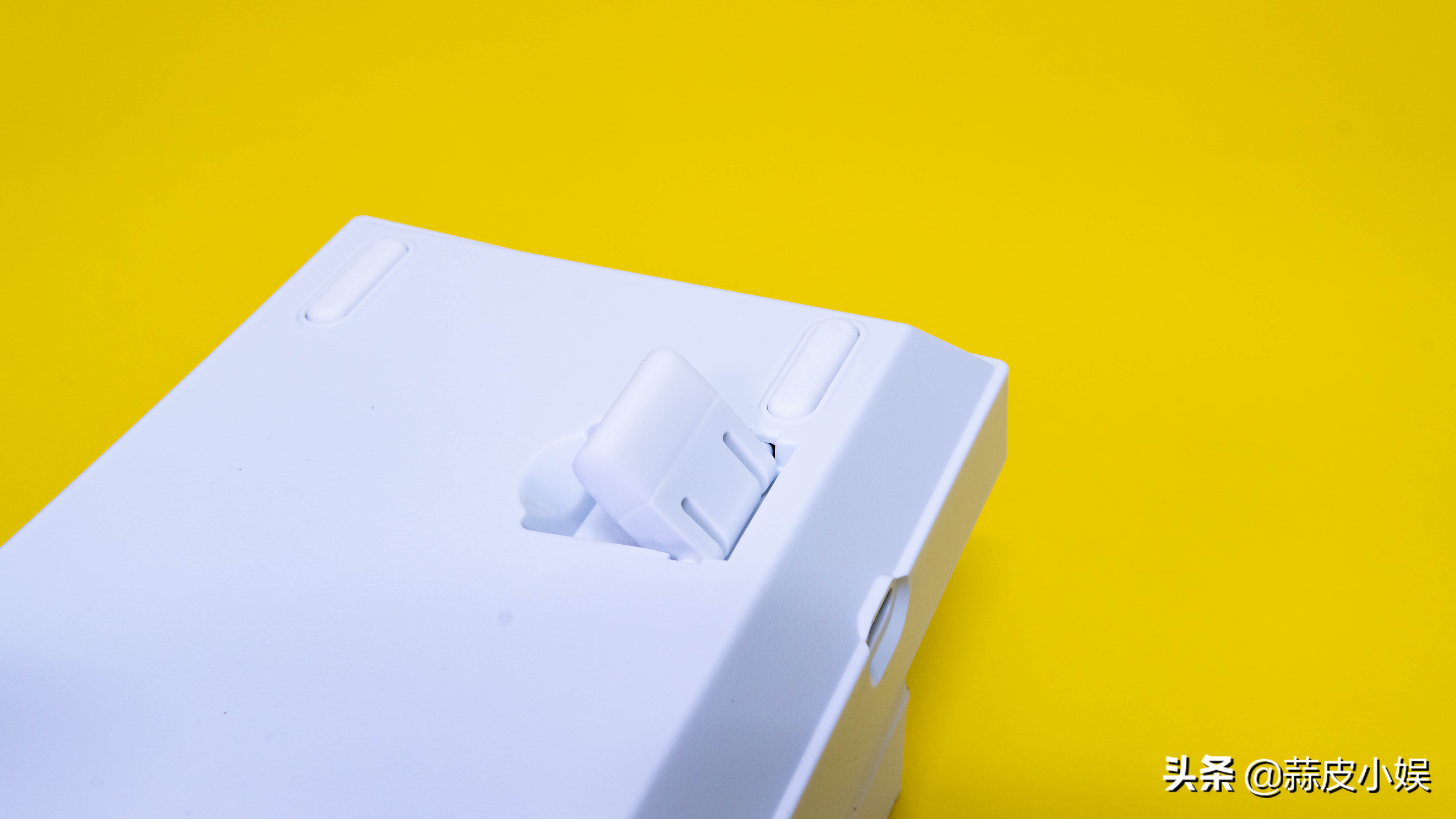 性价比高的百元炫酷机械键盘,新贵gm1080三模无线机械键盘体验