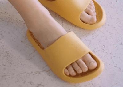 月销95000+的香蕉船拖鞋，居然30块都不要？上脚1s弹走1天疲劳