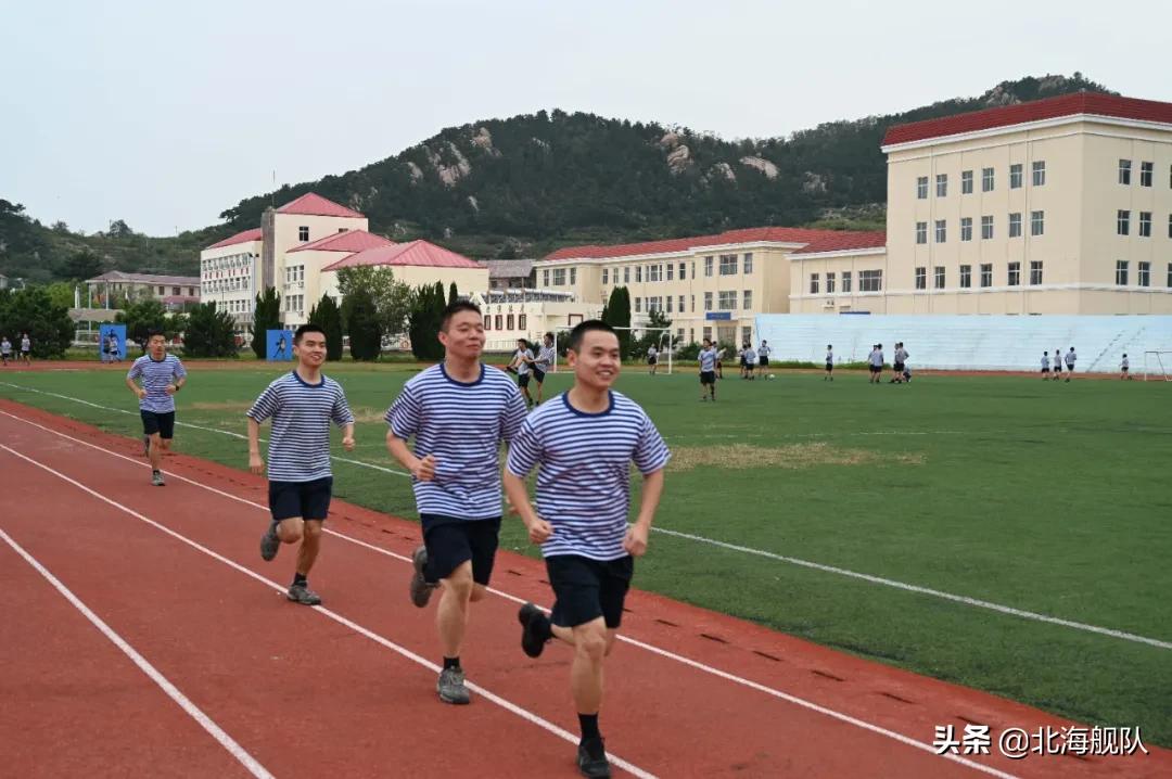后浪奔涌在时代的潮流里,后浪奔涌而来