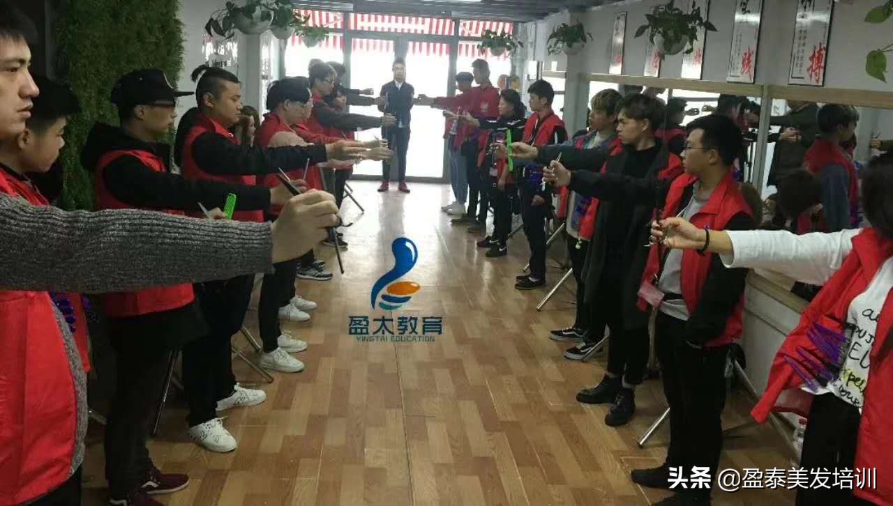 学美发难不难,学美发太难学了