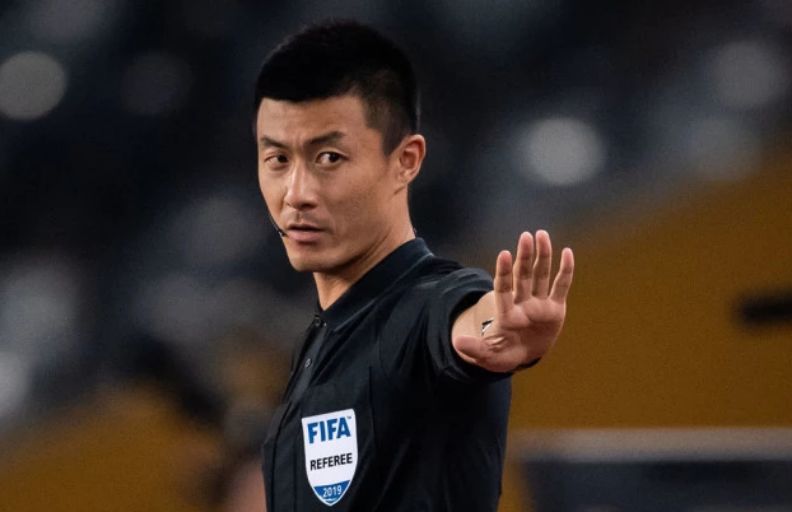 傅明吹罚越位犯规原视频,裁判这球到底算不算进球