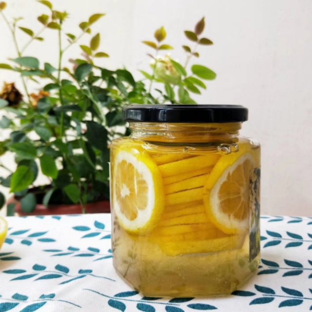 柠檬泡蜂蜜正宗做法,柠檬蜂蜜的制作方法