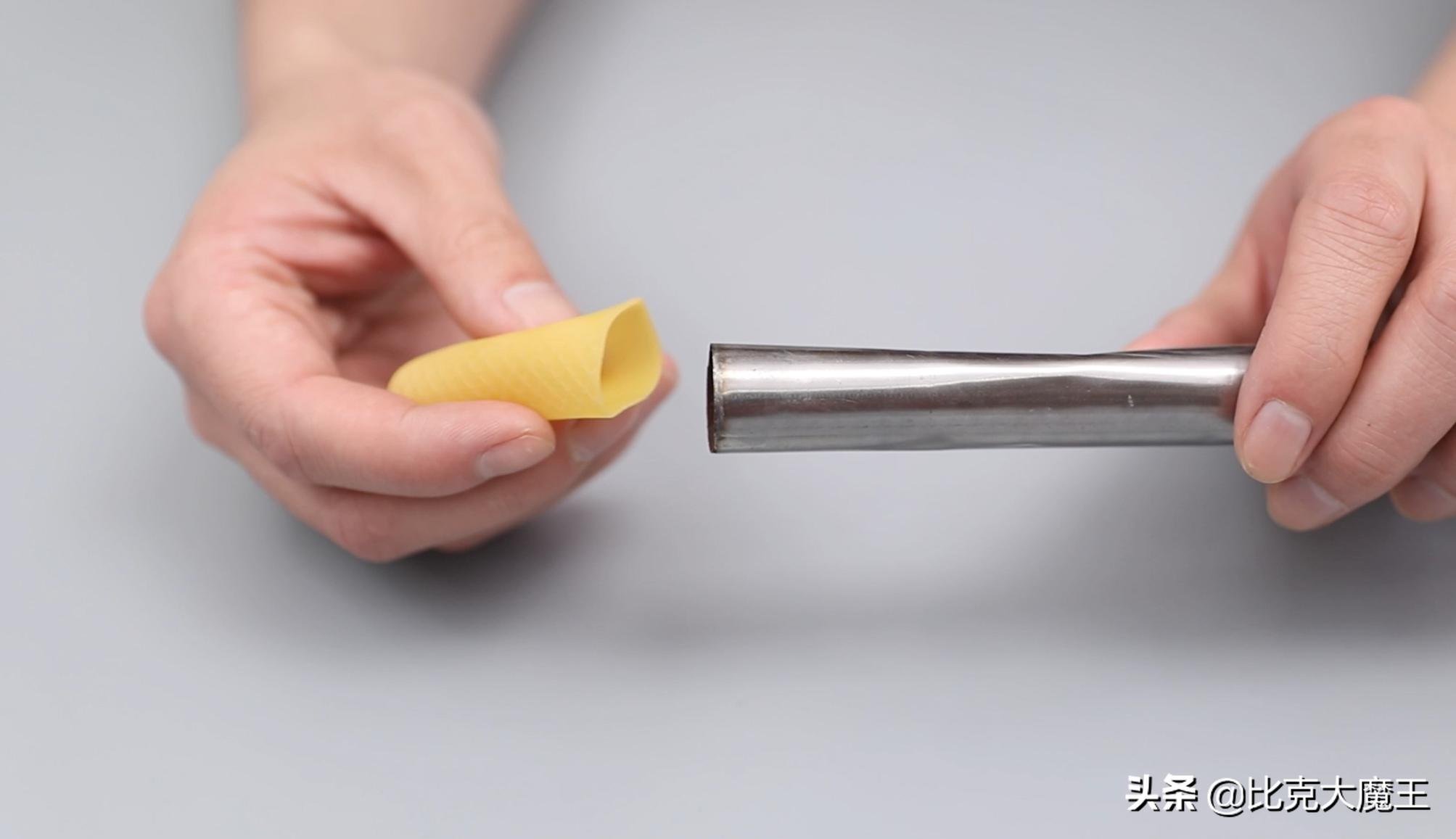 家用橡胶手套破损怎么补,橡胶手套破了有什么办法粘吗