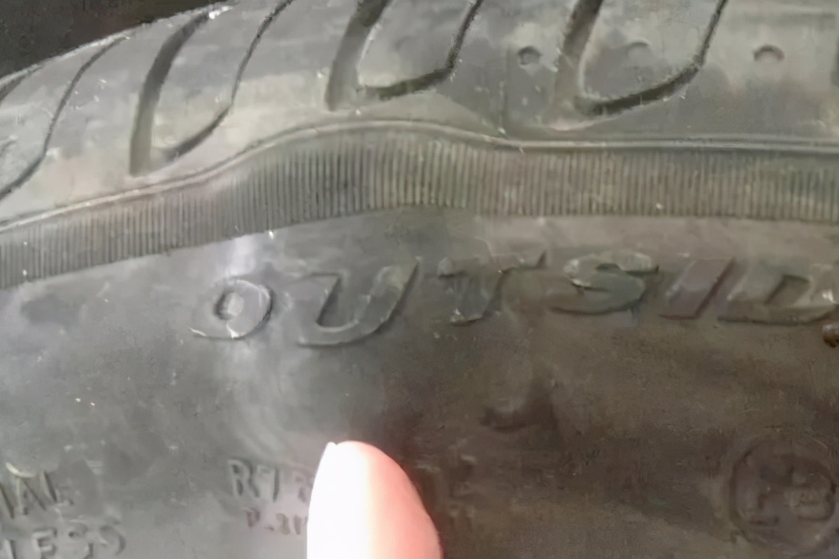 怎么看轮胎是不是翻新或者正品,翻新轮胎和新轮胎的区别在哪里