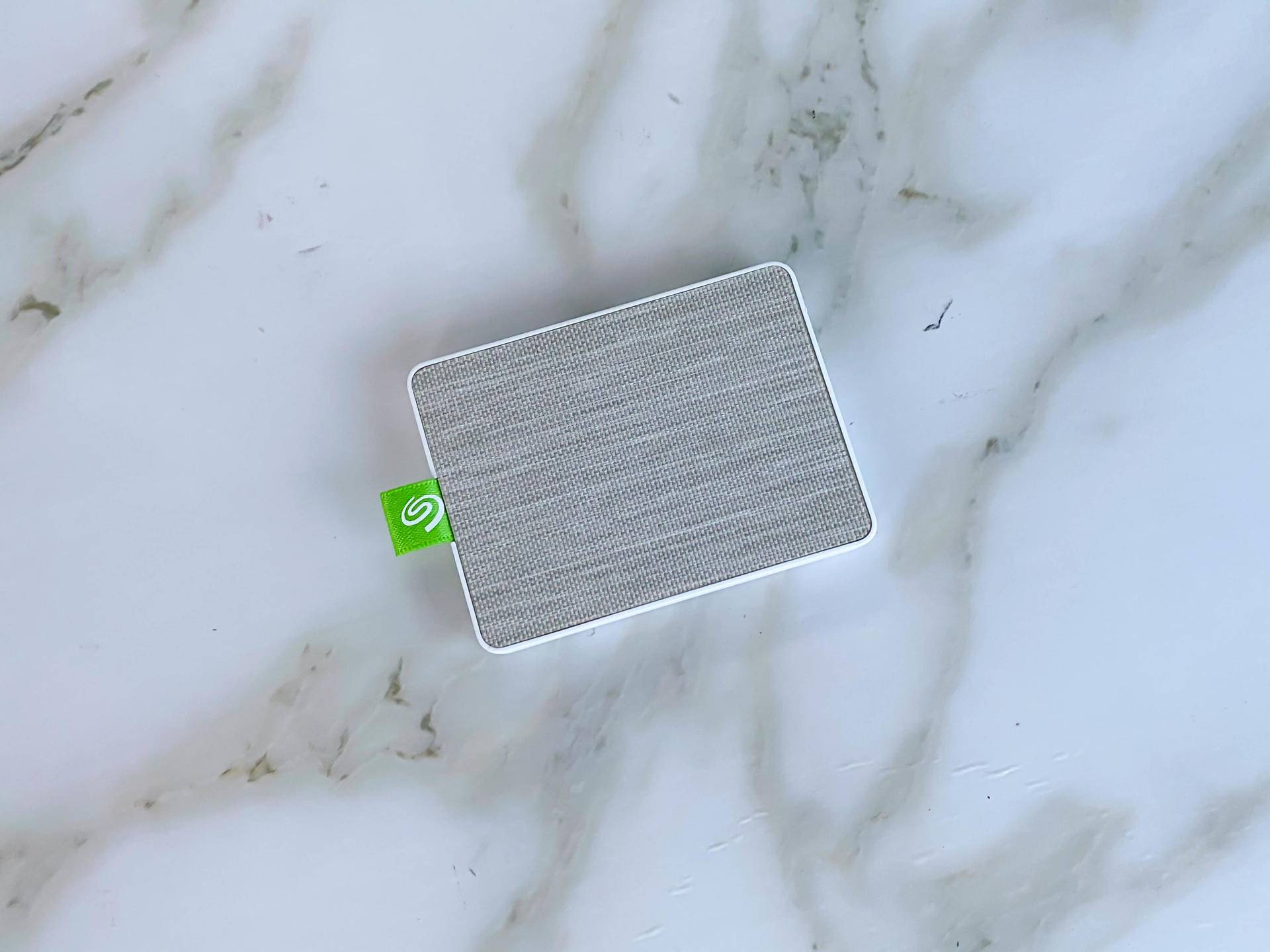 中年人的妥协：Mac换surface，希捷小宝备移动固态体验