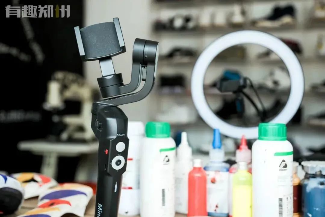 90后男孩子创业做什么工作,郑州27岁小伙修鞋创业