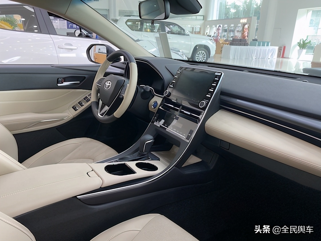 年底购车优惠无“底线”？探店亚洲龙提车竟要两个月