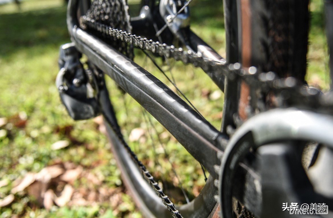 冒险砾石公路车评测,闪电公路车s-workssl7入门级