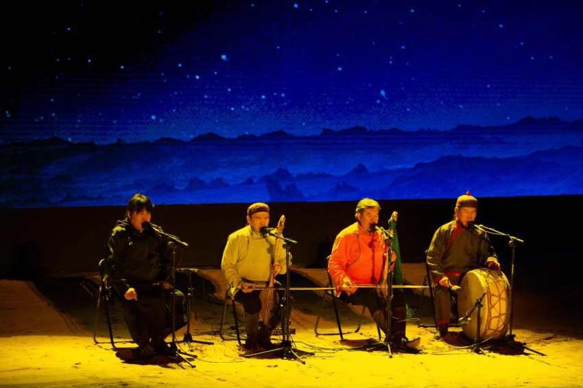 奥迪q8l霍希版落地价,奥迪q8纳瓦拉蓝落地价