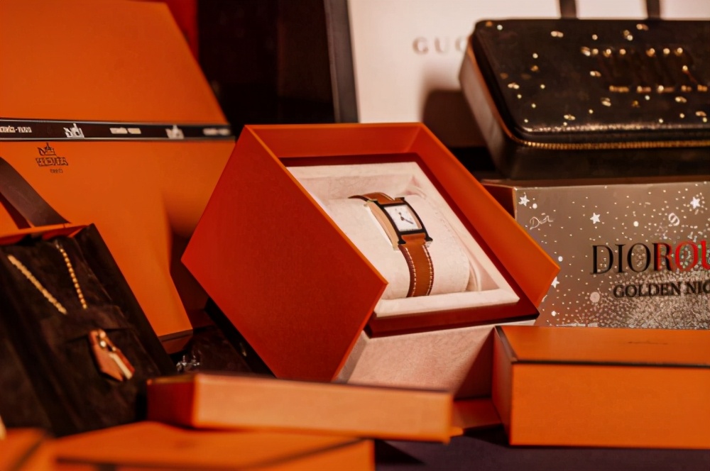 艾优控股四周年,艾优控股集团