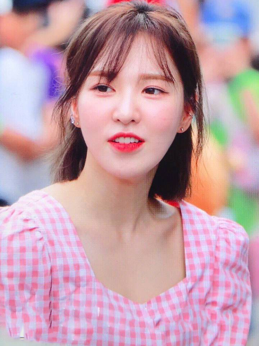 red velvet 单腿牛仔裤 (美得让人惊艳的red velvet女团)