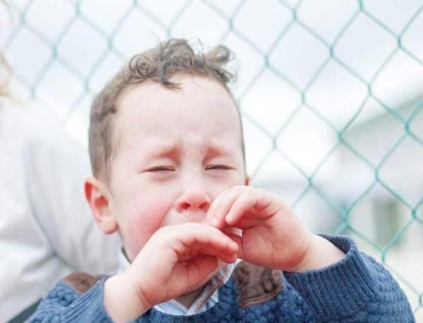 孩子受到嘲笑时该怎么安抚,孩子被嘲笑怎么反击