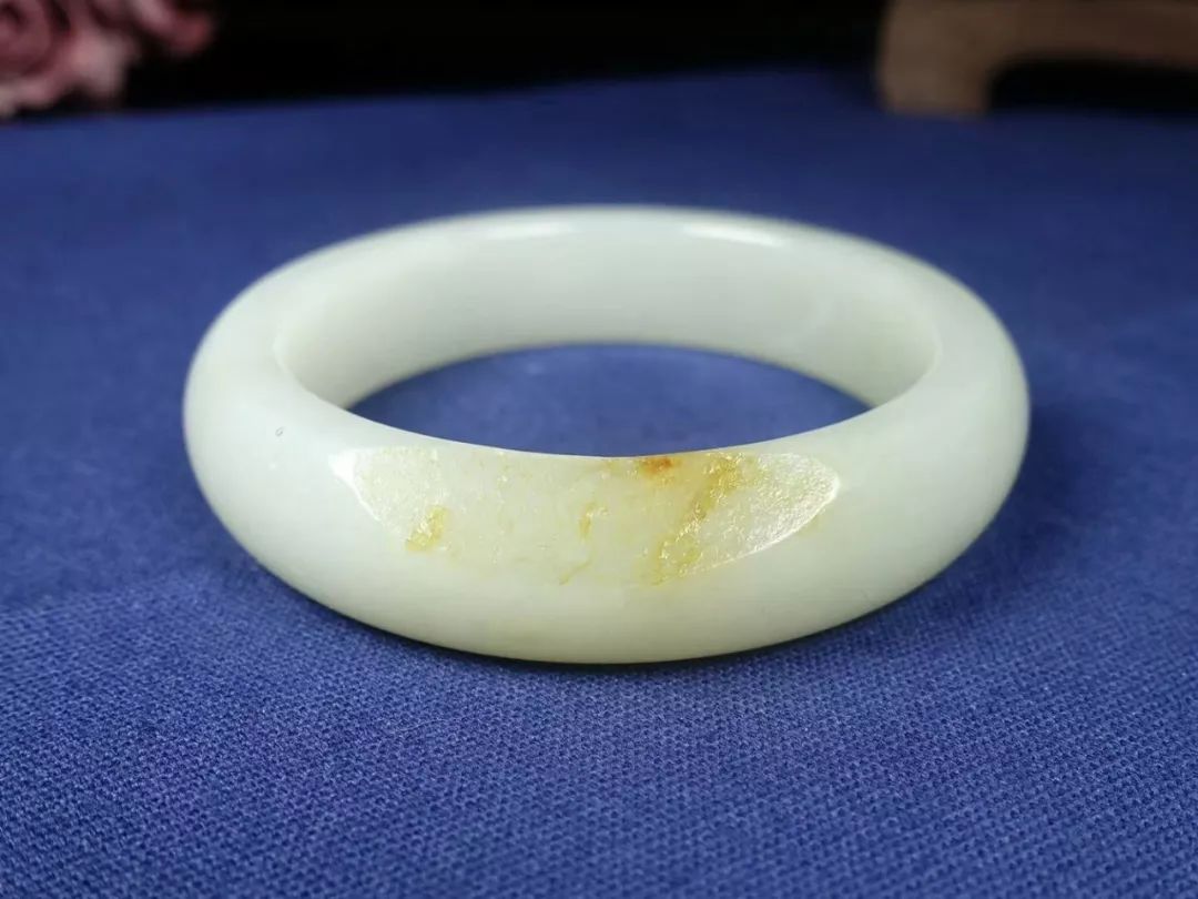 把玩和田玉和玻璃的区别,把玩和田玉生肖