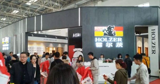 木门全屋定制环保,了解实木家具的发展趋势