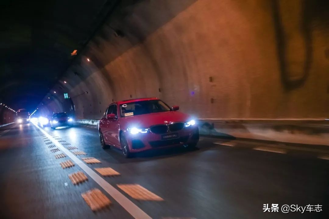 宝马新3系赛道体验+长途试驾之后，建议你千万不要轻易入手