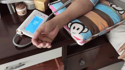 预防胜于治疗，给全家一份安心守护，乐心i7智能血压仪