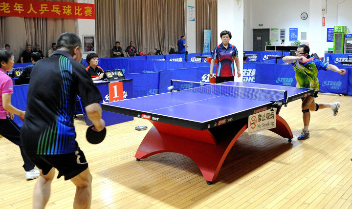 老年人打乒乓球的益处和禁忌,老年人打乒乓球的好处