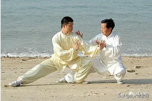 好文共赏|太极拳基本功——踢腿练习