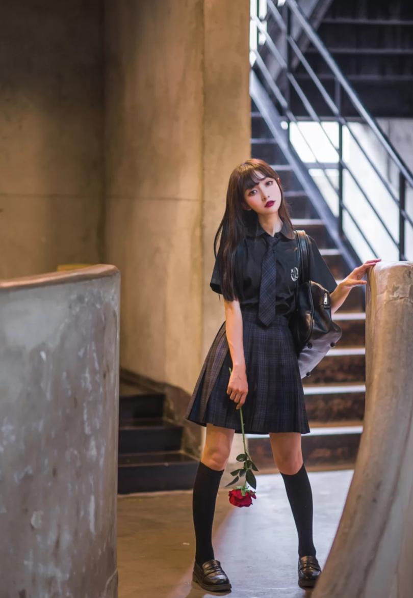 夏天穿长袜还是短袜好,夏天穿长袜好还是短袜