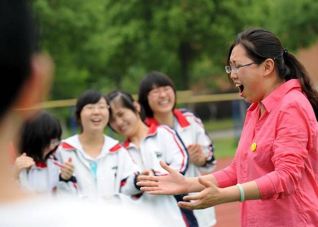 学生来大姨妈要注意什么,学生来大姨妈怎么缓解疼痛