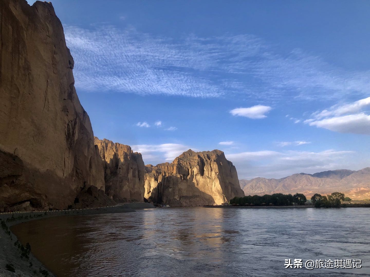 景泰黄河石林22道弯全景,景泰黄河石林全景图