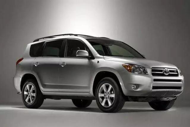 试驾丰田rav4荣放2023款风尚plus版,家用suv选rav4荣放和crv哪款合适