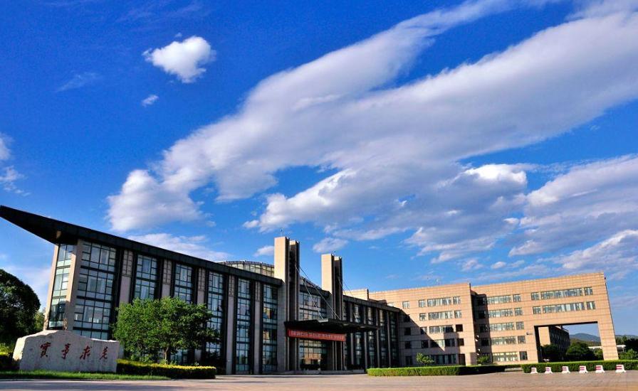 毕业就是公务员的北京三所大学,北京这所大学含金量超高