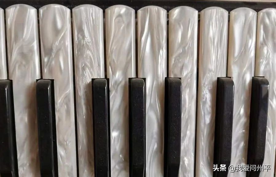 水波纹亚克力板是平面吗,小屏风隔断亚克力水波纹