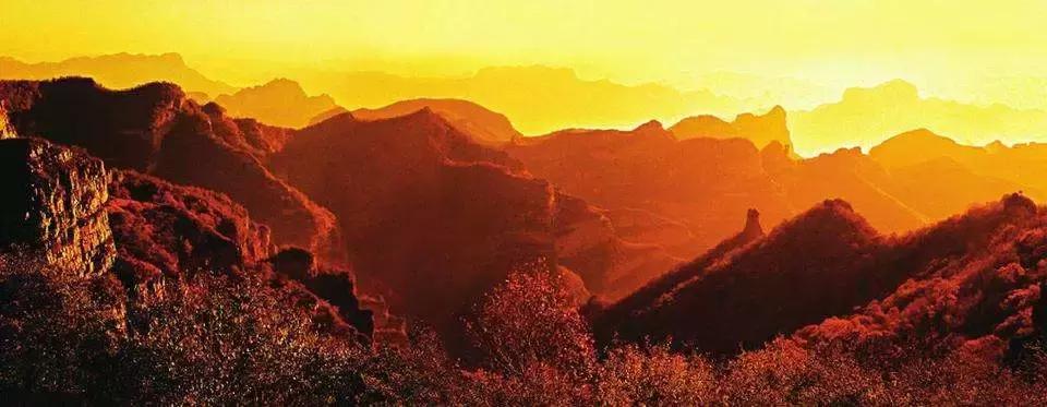 山西晋城析城山,极目胭粉遍草甸