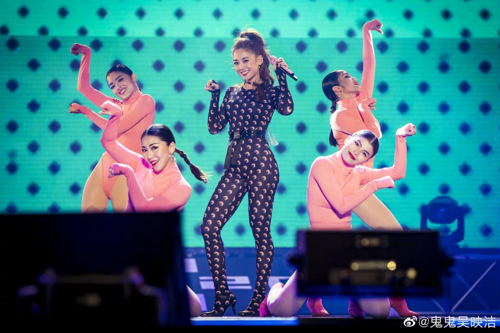 鬼鬼穿衣搭配女,鬼鬼蝴蝶结