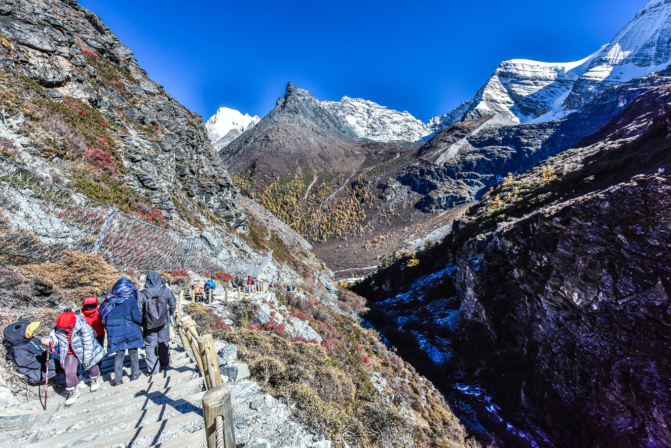 四川甘孜的亚丁稻城,四川稻城亚丁蓝色星球上的净土