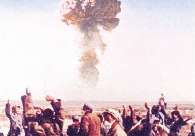 中国氢弹爆炸是哪一年,中国第一颗原子弹爆炸的时间