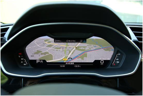 奥迪q3sportback和宝马x1,试驾车奥迪q3