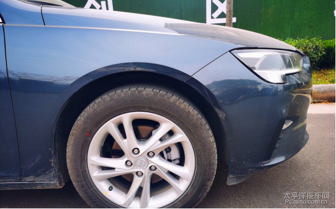 忽如一夜秋风来的下一句,,忽如一夜春风来千树万树梨花开