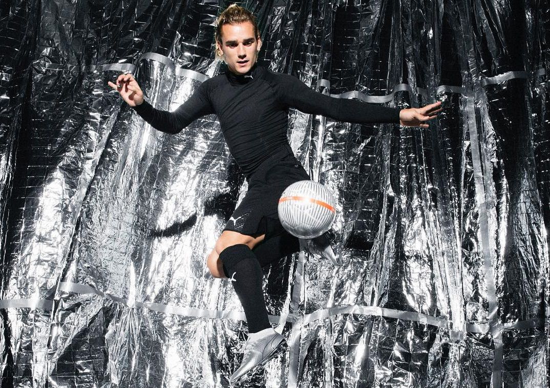 梅西和c罗为什么没有签名鞋,c罗刺客黑球鞋