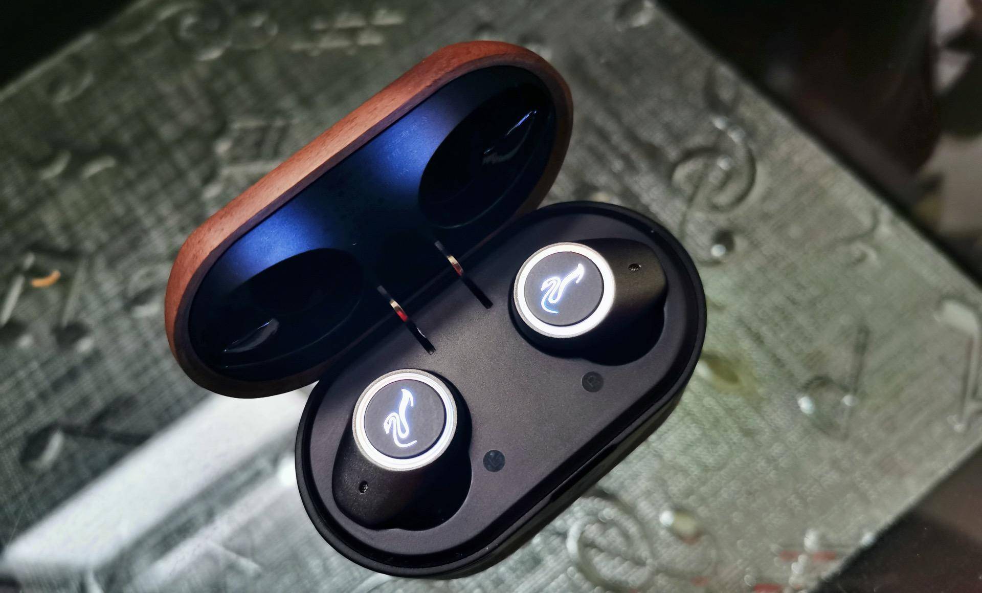 耳机可插卡真无线,惠威aw76真无线耳机怎么样