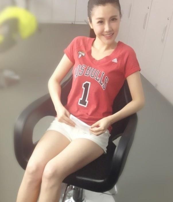 岁月不饶人抖音最火版女声,岁月不饶人女版