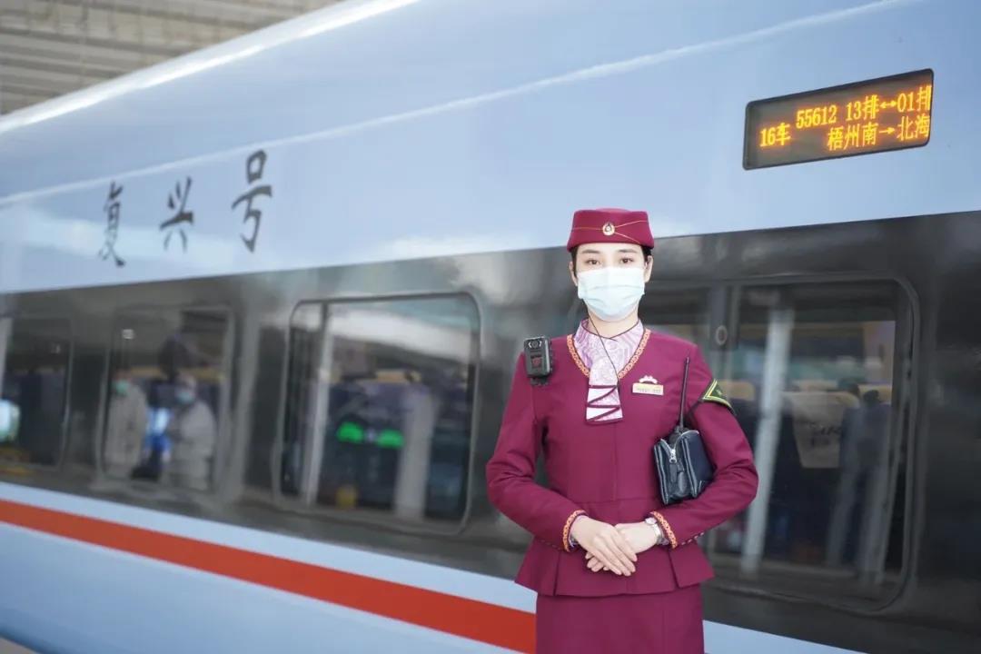 高铁不晕车的原因,坐高铁为什么感觉不到快